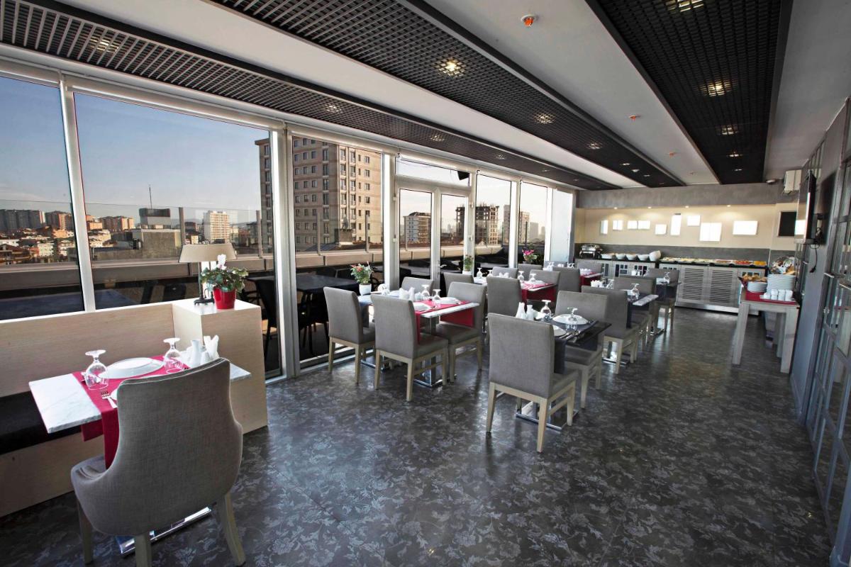 Akoni Hotel - Housity