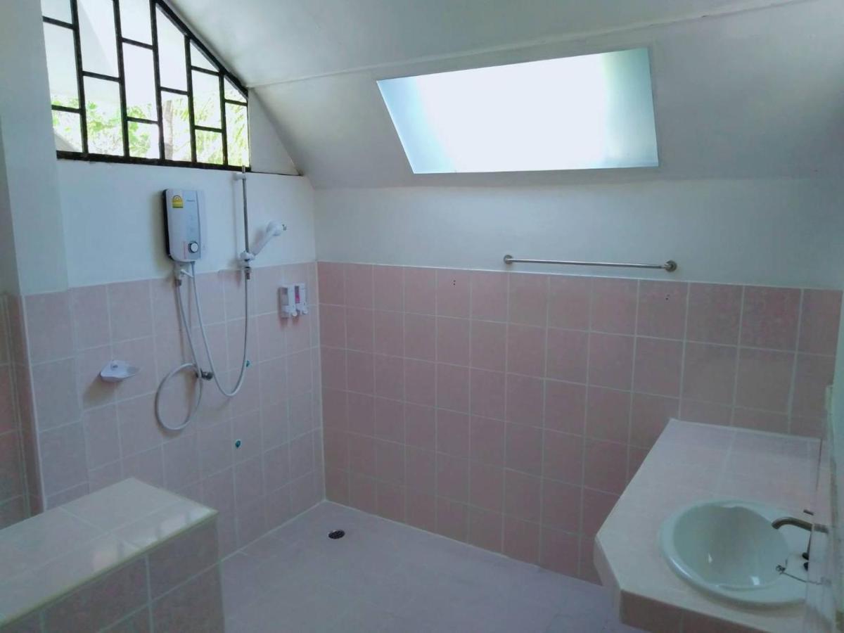 LayTrang Pakmeng Marina Spa and Resort - Housity