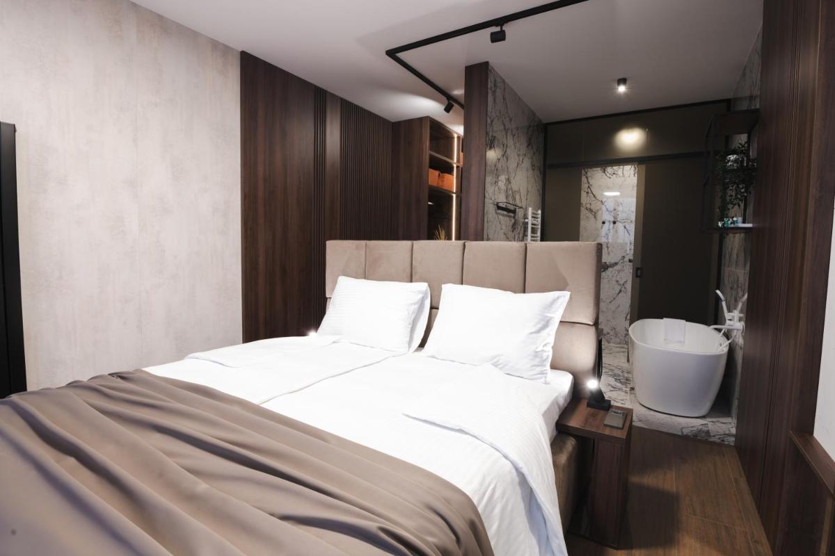 DISTRICT boutique - Housity