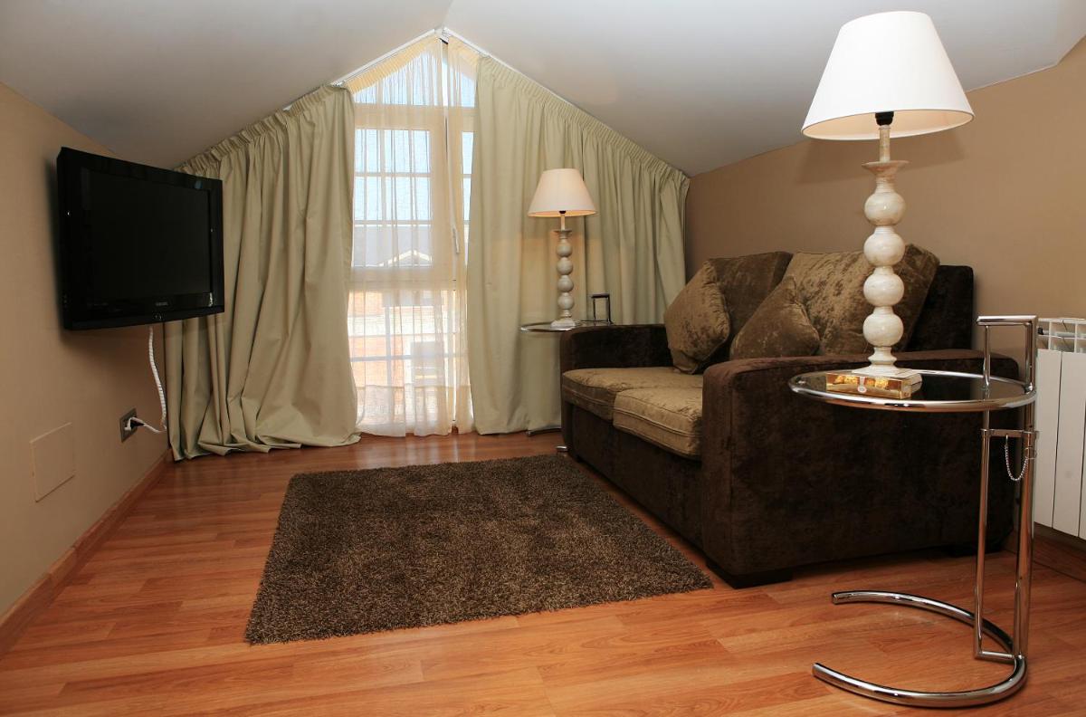 Hotel Viento del Norte - Housity