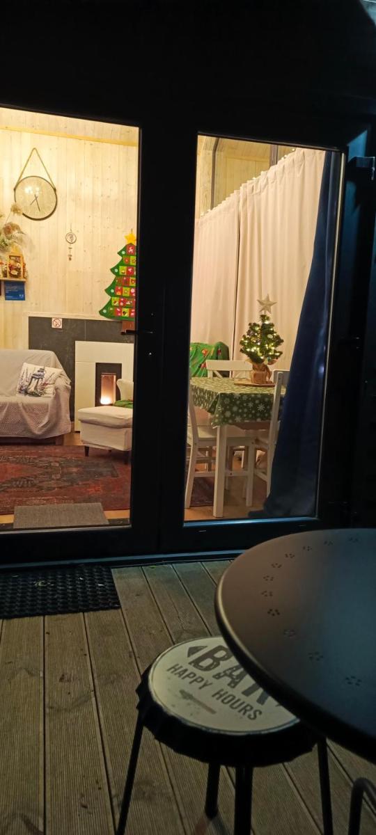 Domek mazurski całoroczny nad jeziorem z jacuzzi SPA - Housity