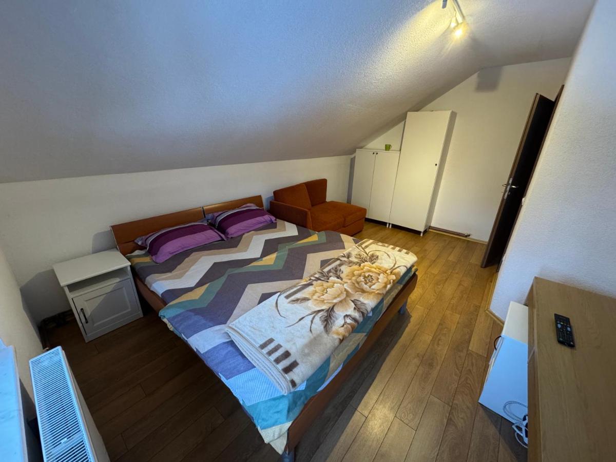 Villa Alpina Brezovice - Housity