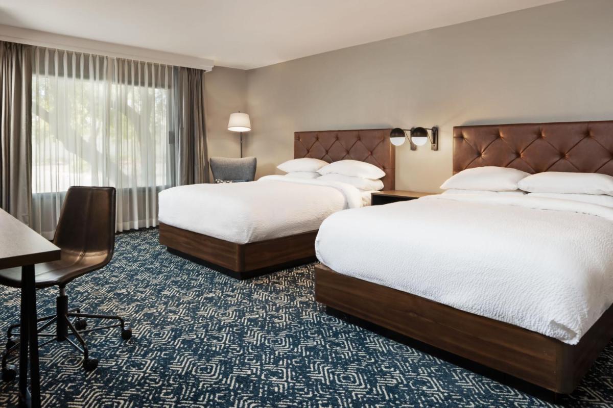 Four Points by Sheraton Bakersfield - Housity