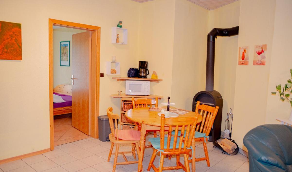 -Waldhaus-Fewo 3 - Housity