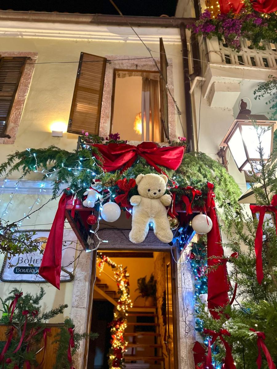 Bohemian Boutique Suites - Housity