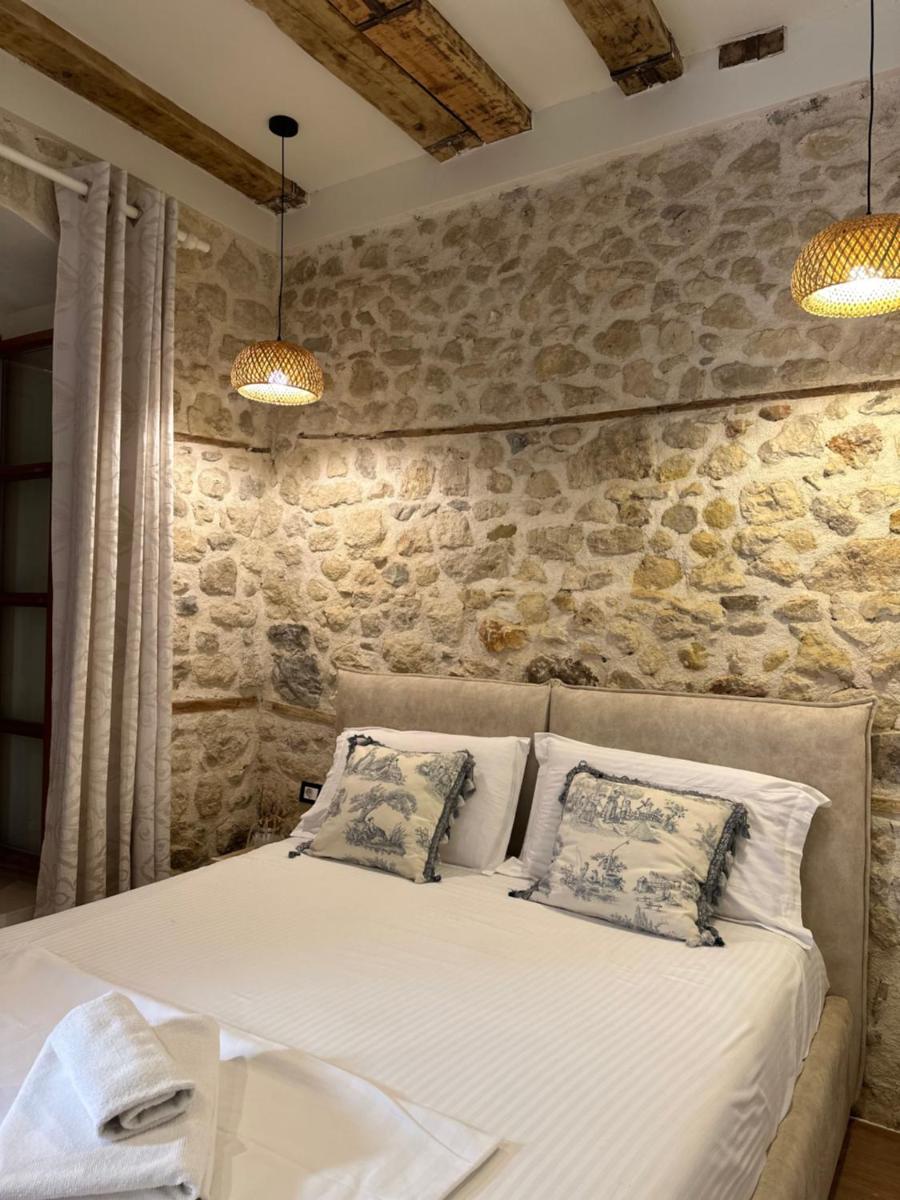 Bohemian Boutique Suites - Housity