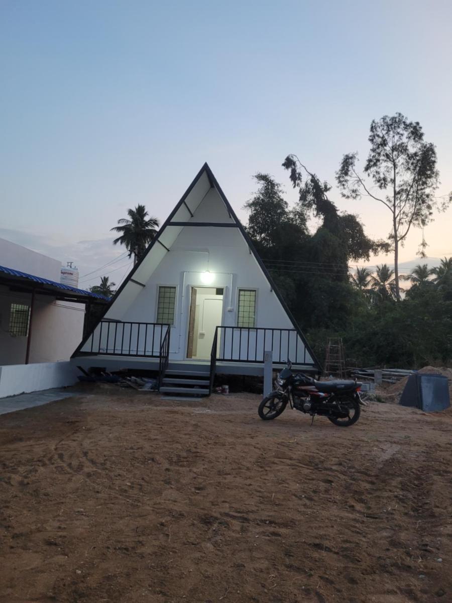 coconut tree guest house - Housity