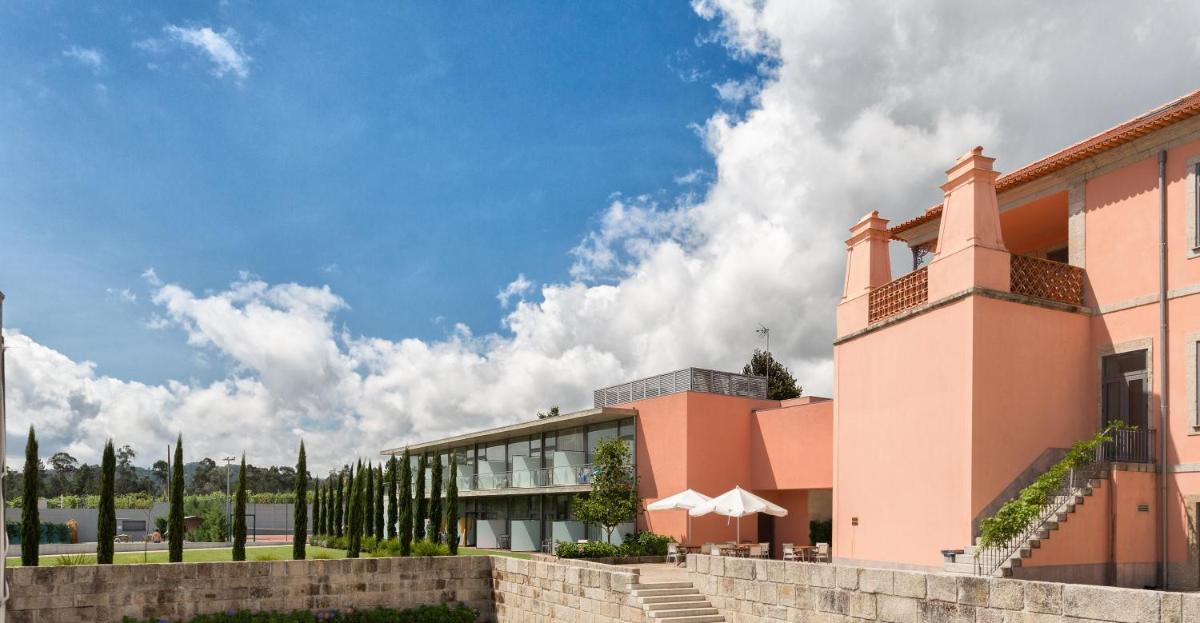 O edifício onde o hotel está situado