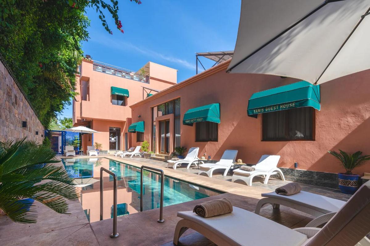 Yanis Guest House - Housity