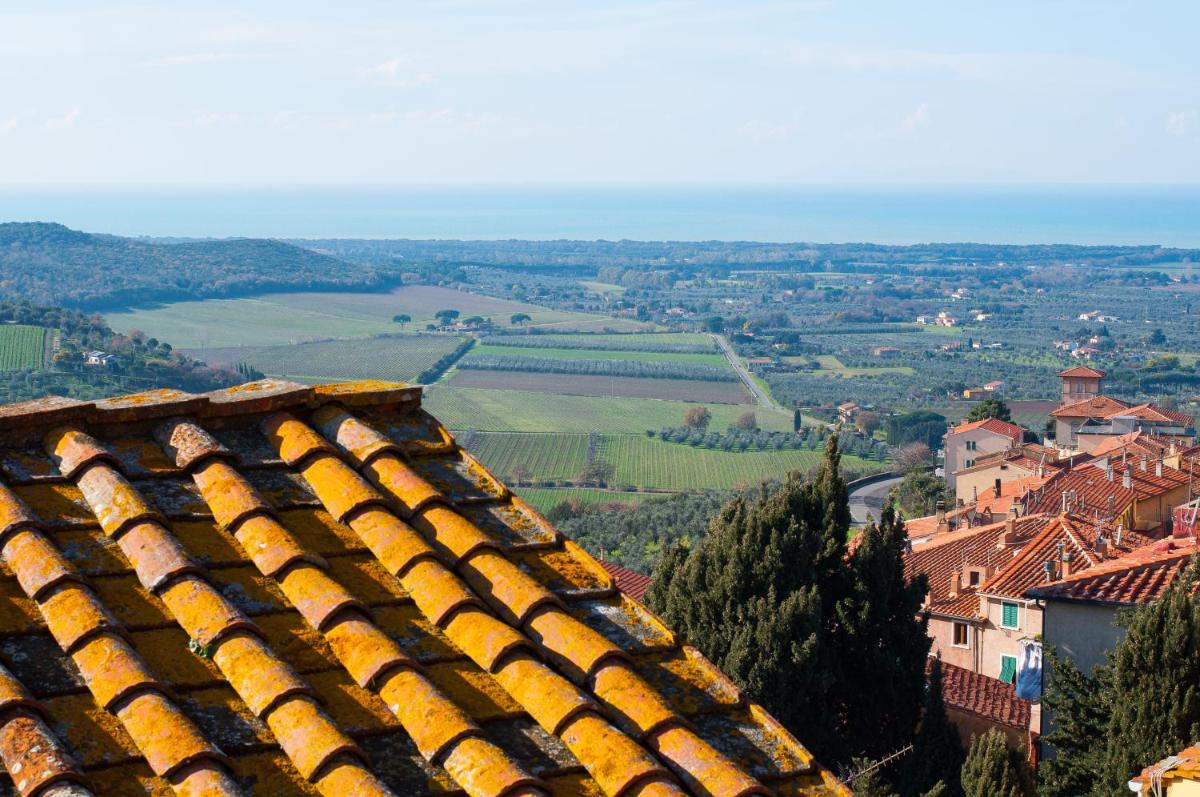 Castle Holiday Home - Housity