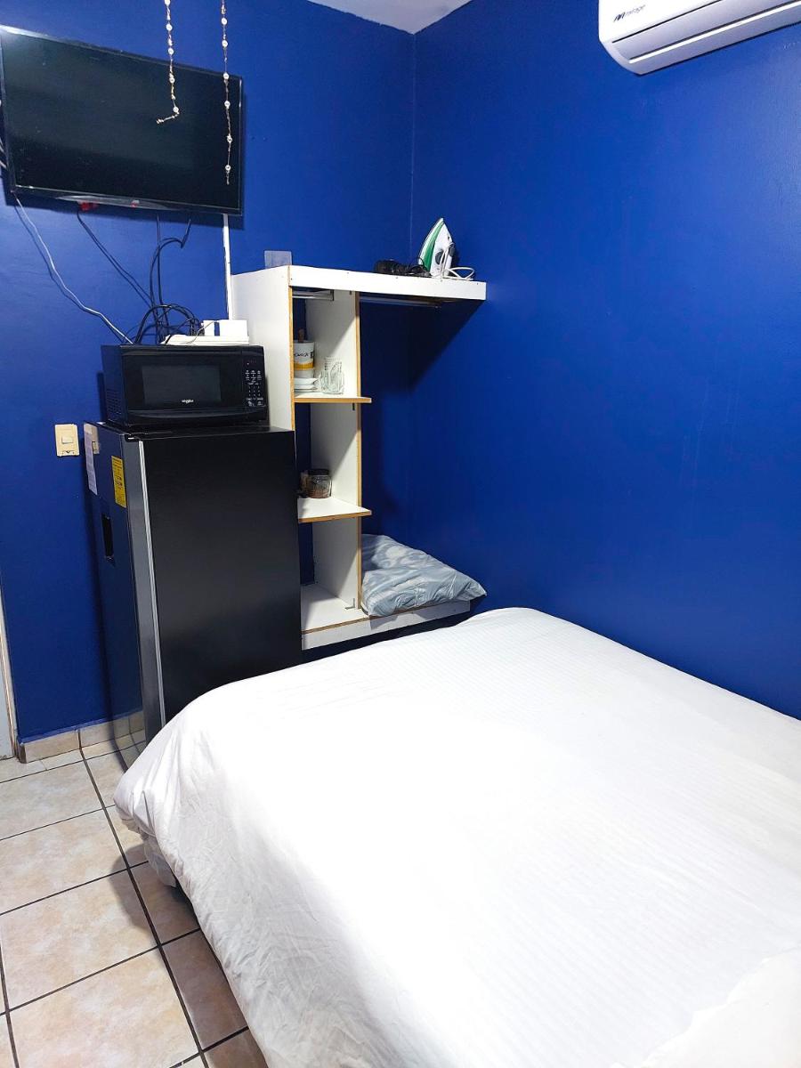 Habitacion 11 independiente con mucha privacidad ,cerca del consulado , CAS , a 200 mts del vado del rio - Hizvo