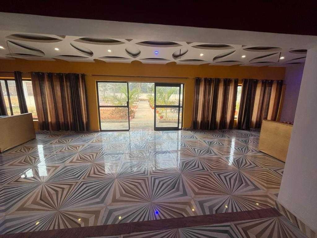SPOT ON Hotel Rounak - Housity