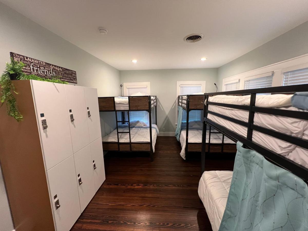 MyCrib Houston Hostel - Housity