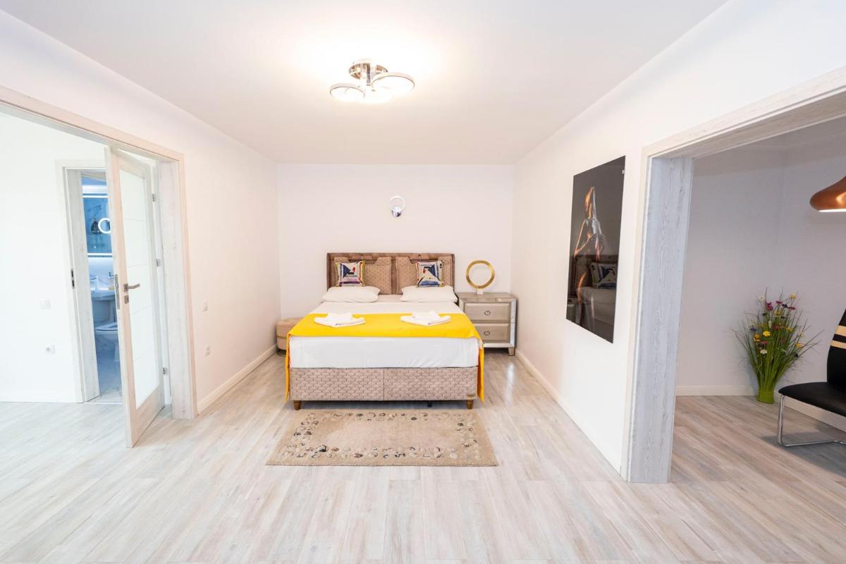 Aqua Breeze - Housity