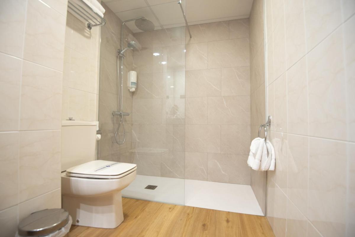 Un baño de Hotel Eth Solan & SPA