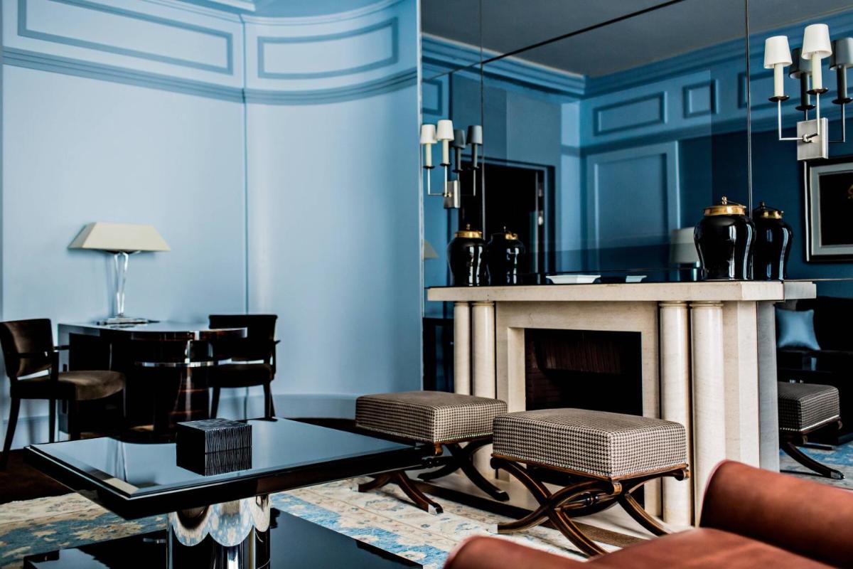 Coin salon dans l'établissement Prince de Galles, un hôtel Luxury Collection, Paris