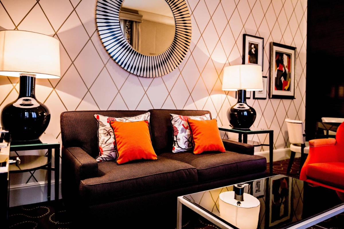 Coin salon dans l'établissement Prince de Galles, un hôtel Luxury Collection, Paris