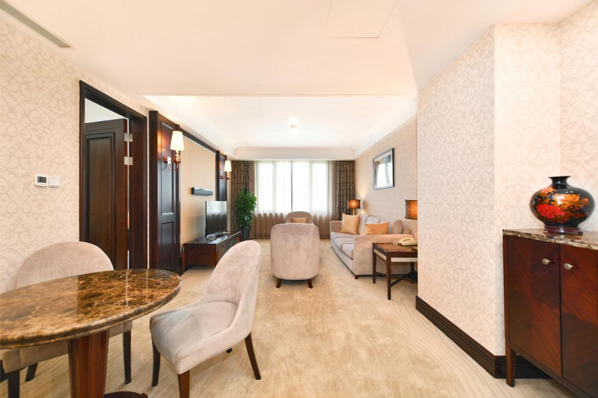 Evergreen Laurel Hotel, Shanghai - Housity
