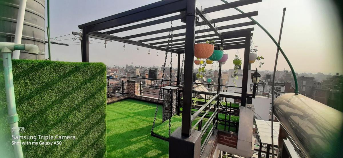 loo niva guest house studio apartment with balcony - Housity