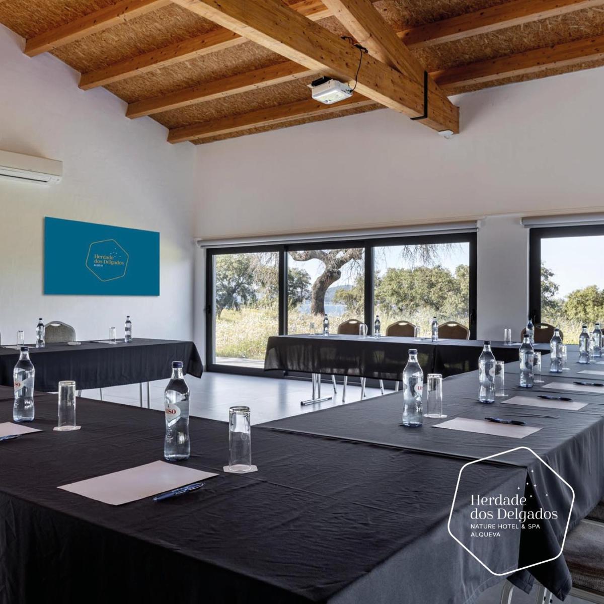 A área empresarial e/ ou a sala de conferências de Herdade dos Delgados