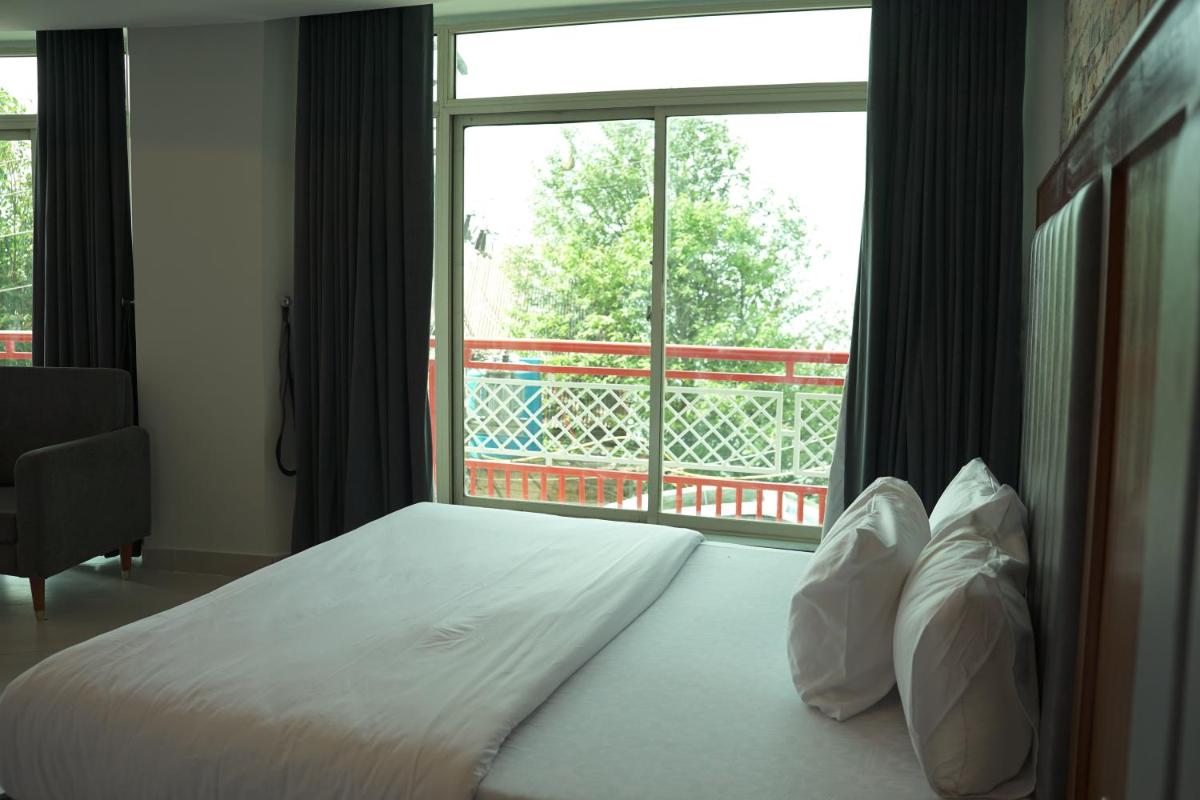 Move-N-Pick Murree - Housity