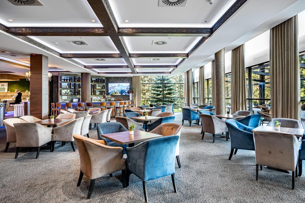 VILNIUS PARK PLAZA HOTEL, Restaurant & Terrace, Panorama Bar, Conference & Banquet Center - Housity