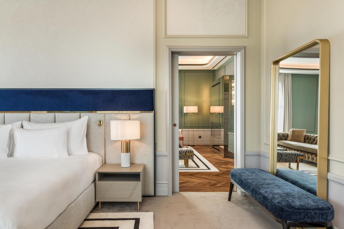 Uma cama ou camas num quarto em Amoure Hotel - The Leading Hotels of the World