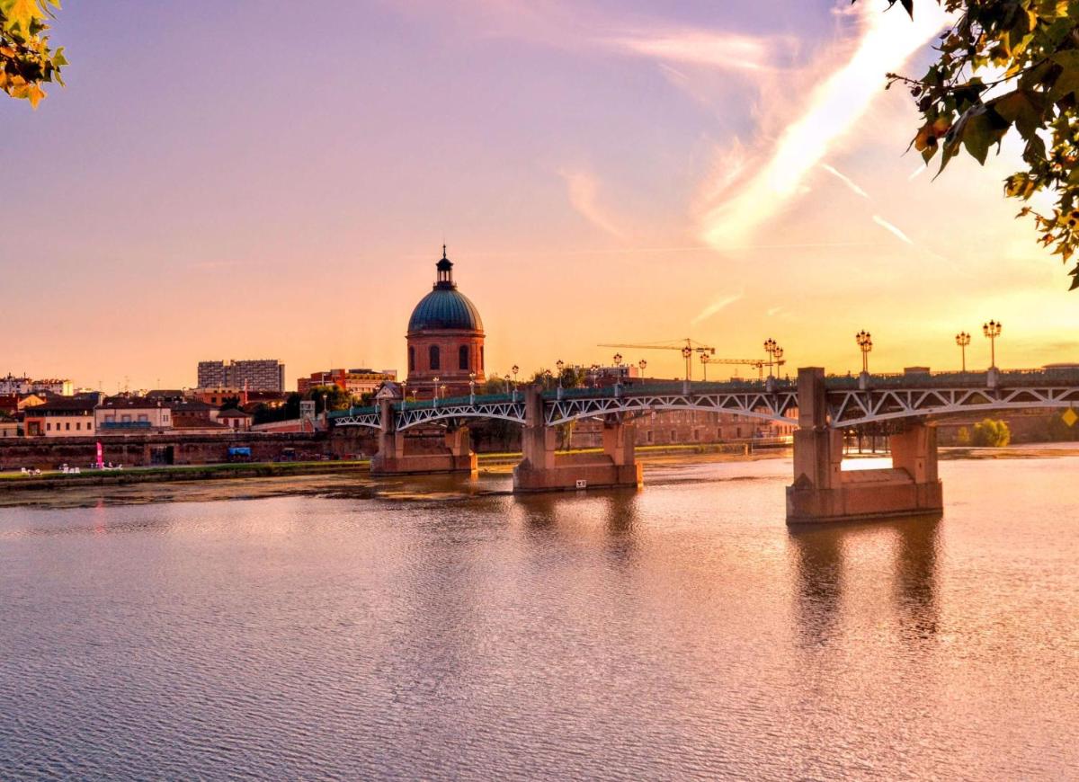 Vue sur la rivière ou le fleuve situé(e) à proximité de l'hôtel
