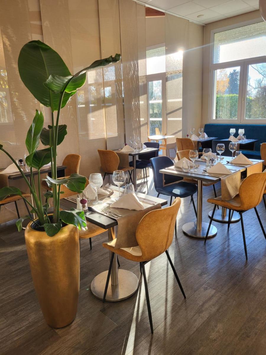 Hotel Restaurant Du Parc Saumur Logis Elégance - Housity