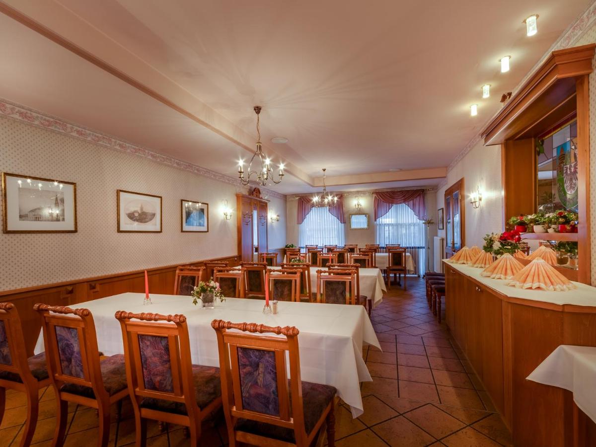 Hotel Zur Burg GmbH - Housity
