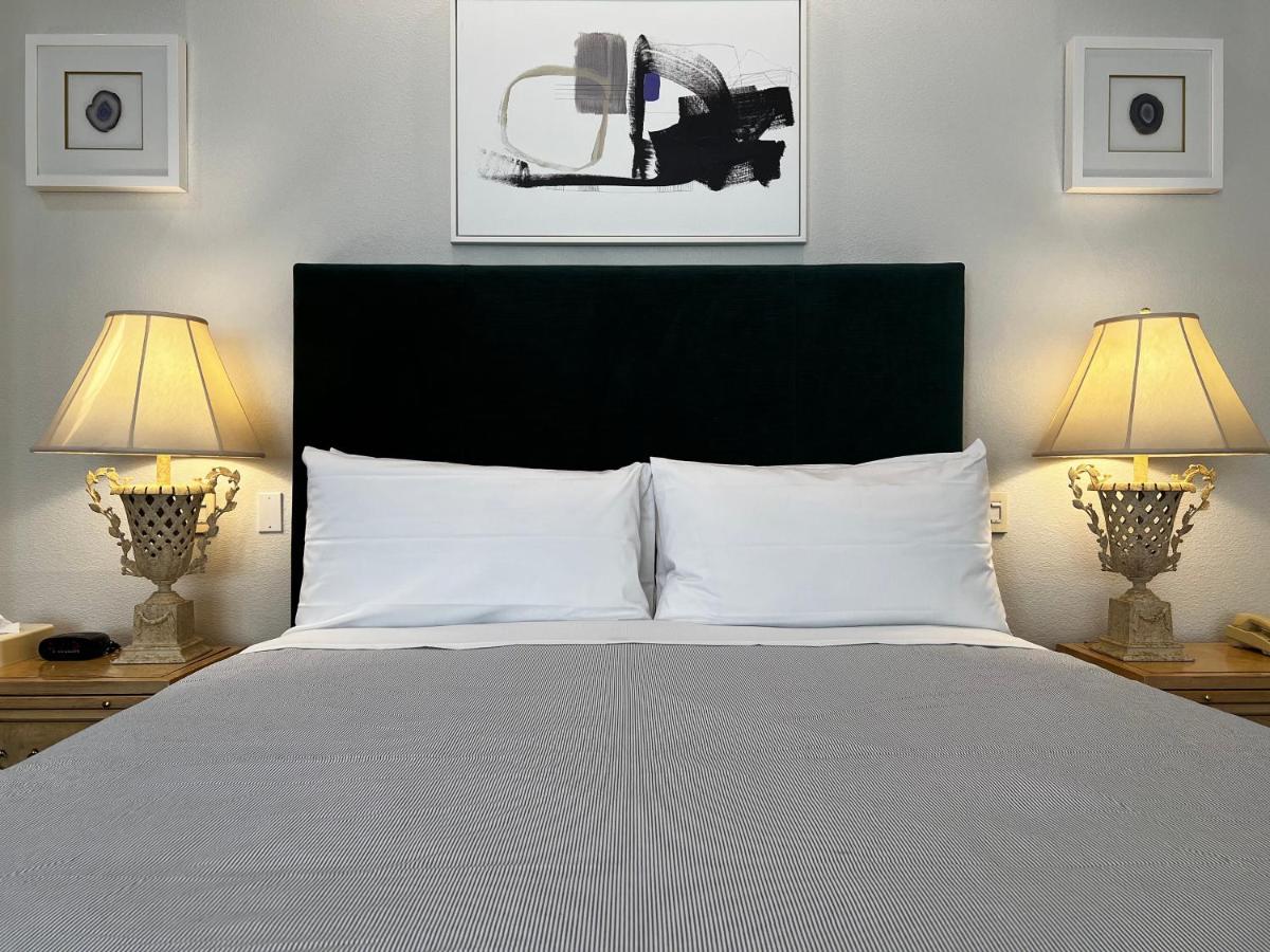 The Sterling Hotel - Housity