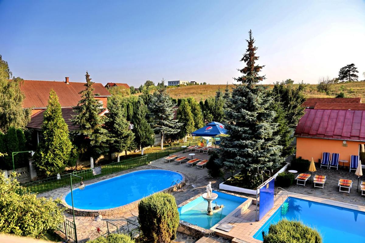 Pensiunea Empire - Housity