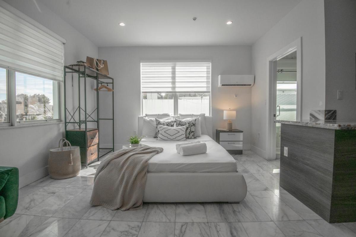 Renzzi On The Beach - Housity
