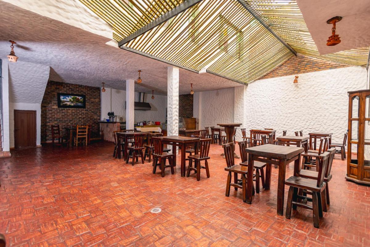 HOTEL COMPOSTELLA - Housity
