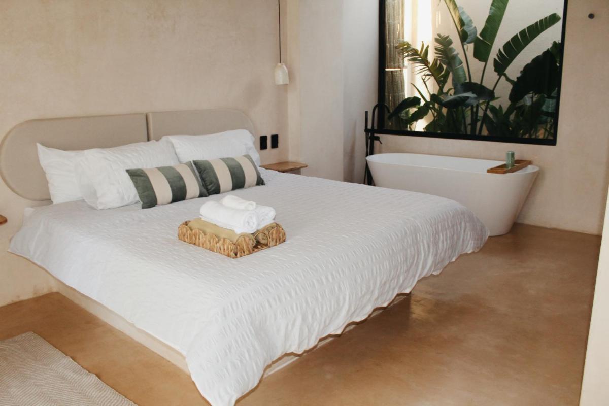 Amaroo Palms - Housity
