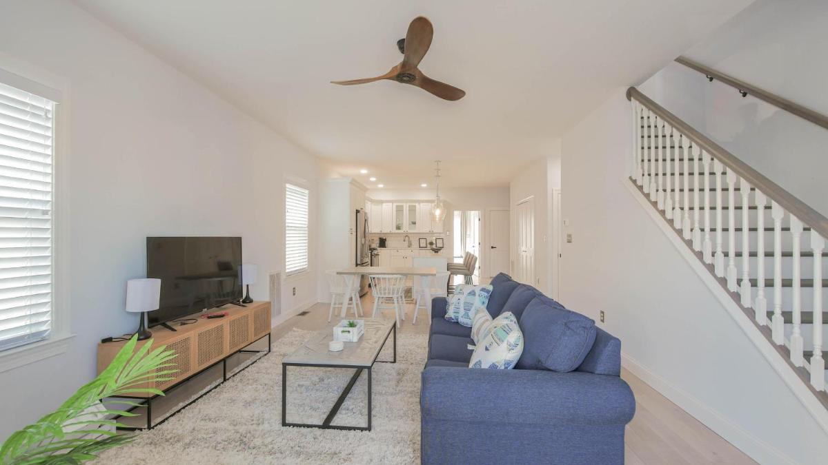 Beautiful New Construction Ventnor Beach House - Housity
