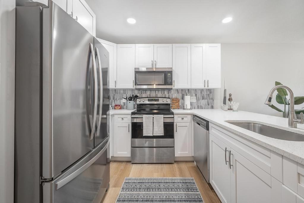 Newly Renovated Condo in Apollo Beach - Housity