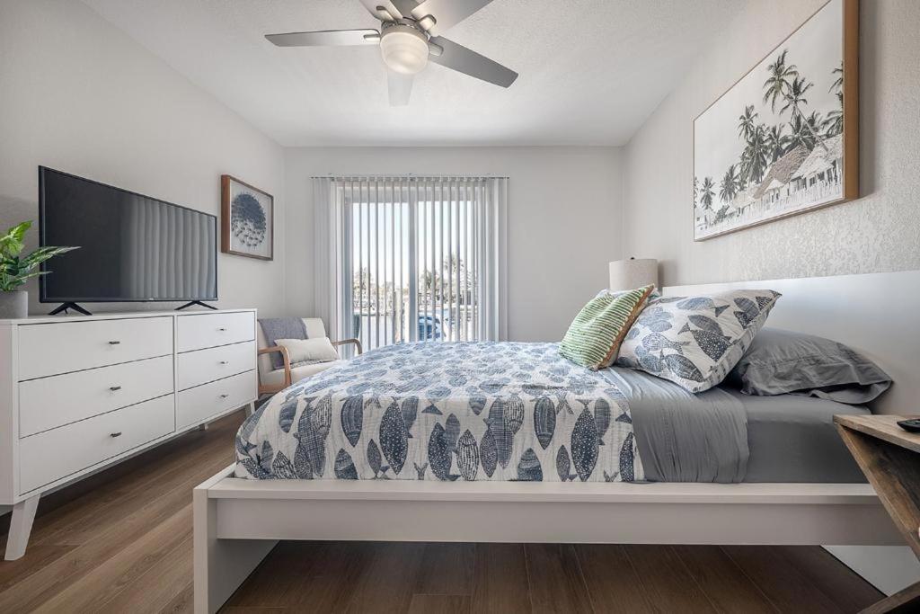 Newly Renovated Condo in Apollo Beach - Housity