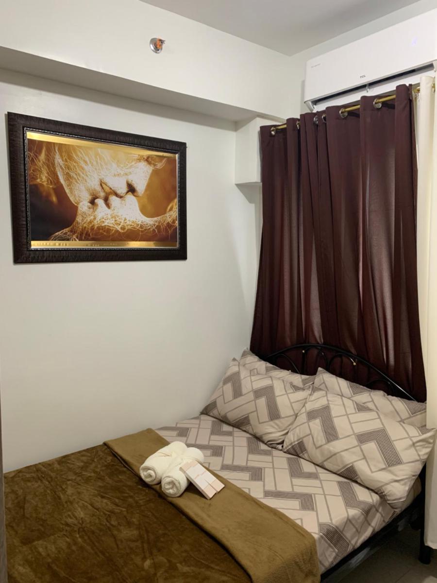 SHORE 2 MOA Staycation T2 U1712 - Housity