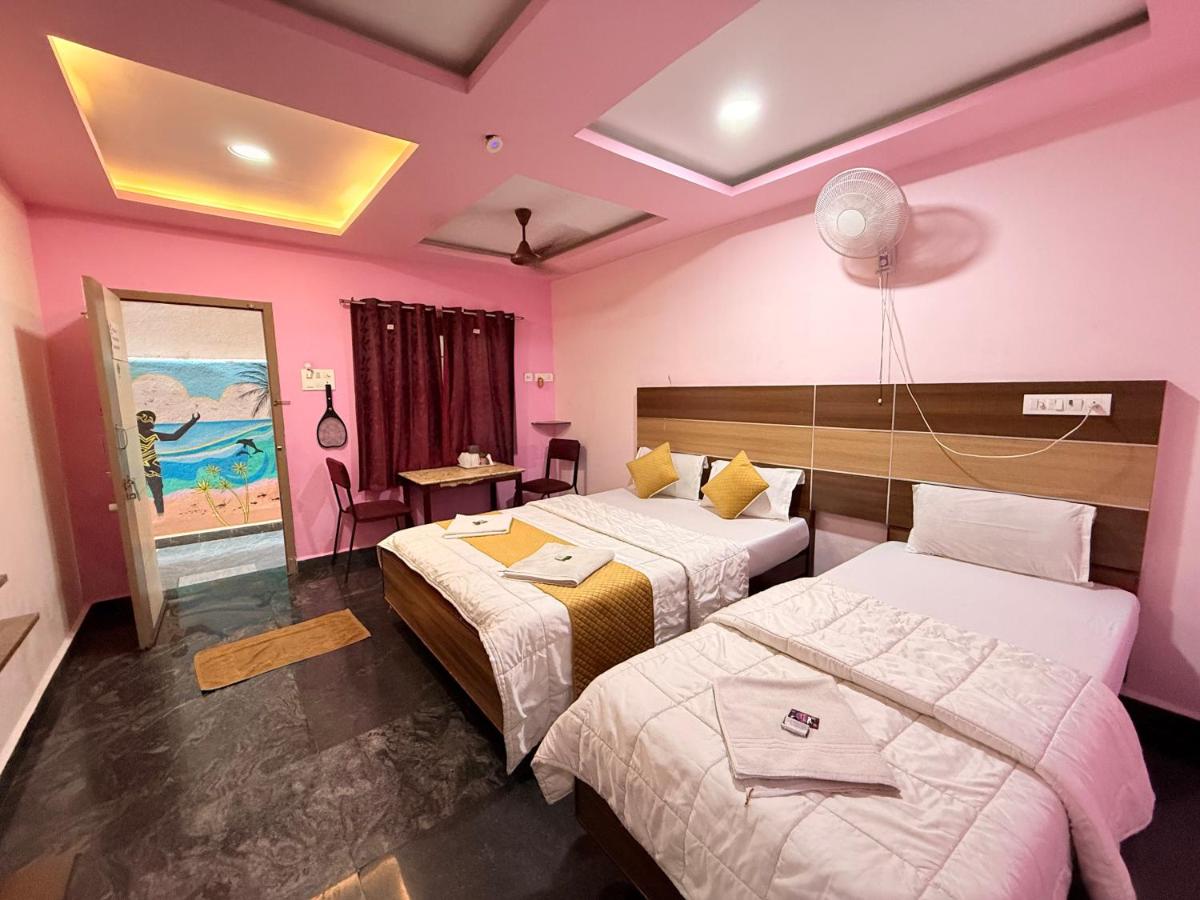 Sri Murugan Beach Paradise Hotel - Housity