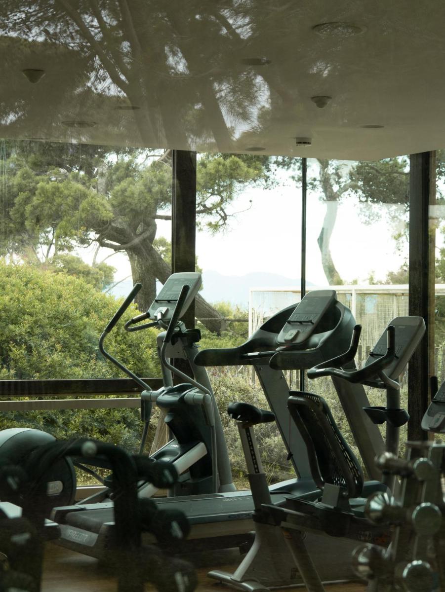 Gimnasio o instalaciones de fitness de Hostal Empúries