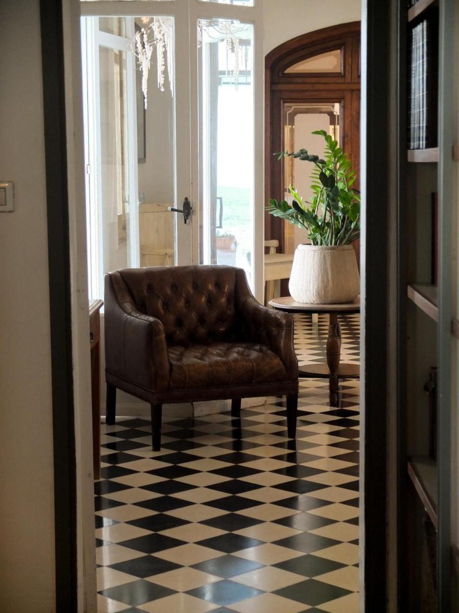 Zona de estar de Hostal Empúries