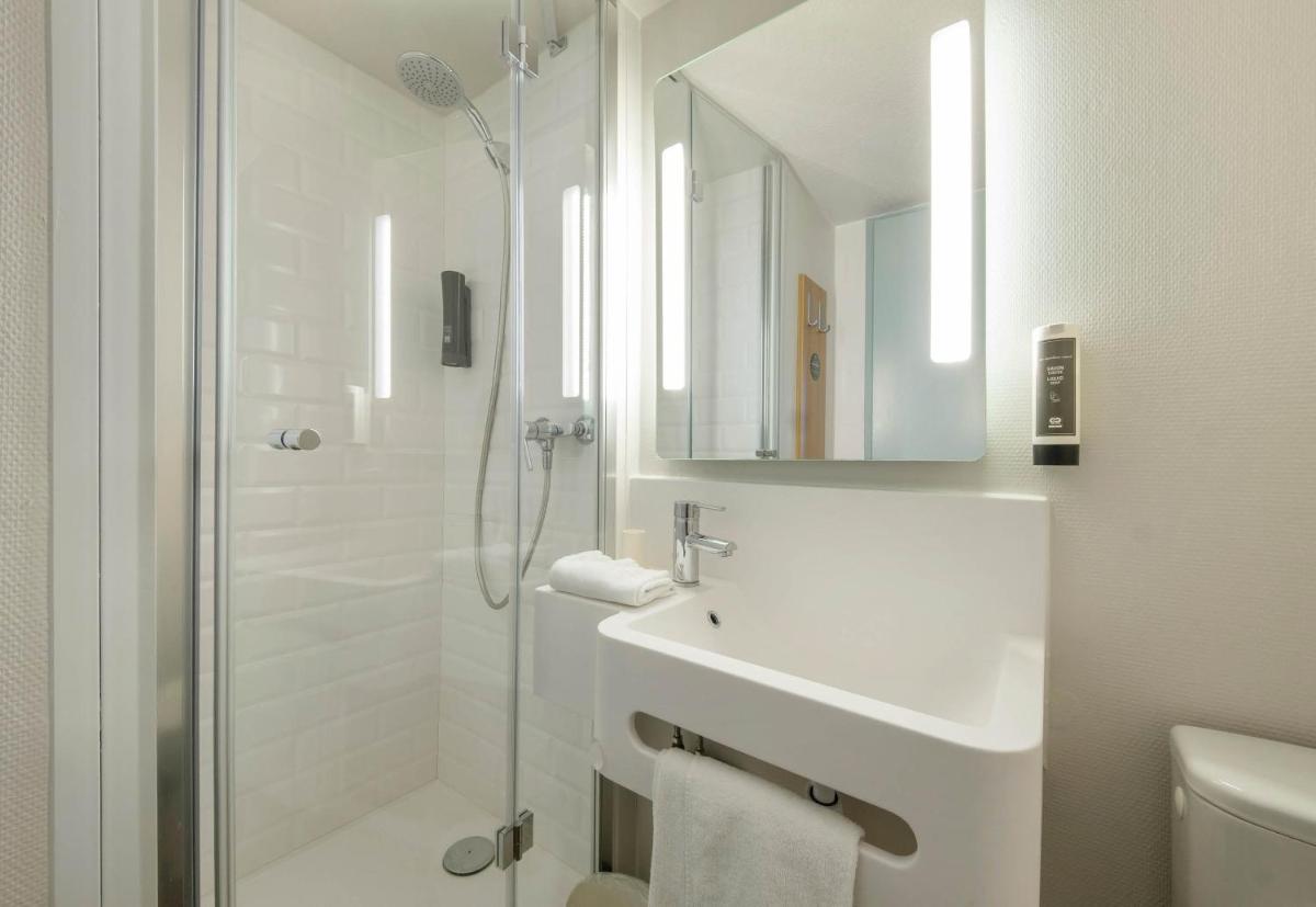 B&B HOTEL La Rochelle Angoulins - Housity