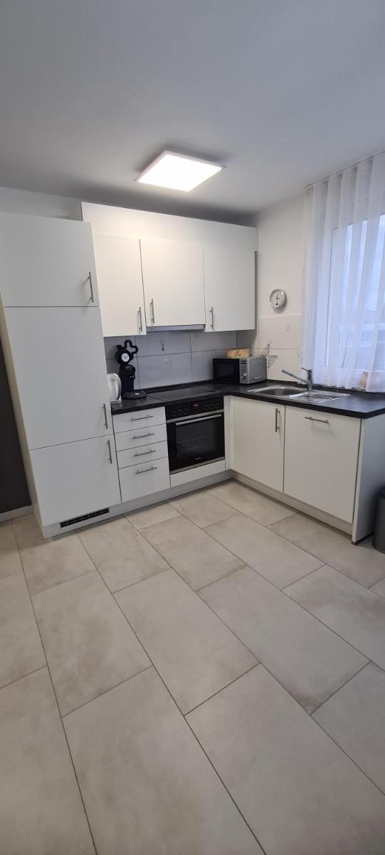 Weinstadt Weinberge - Housity