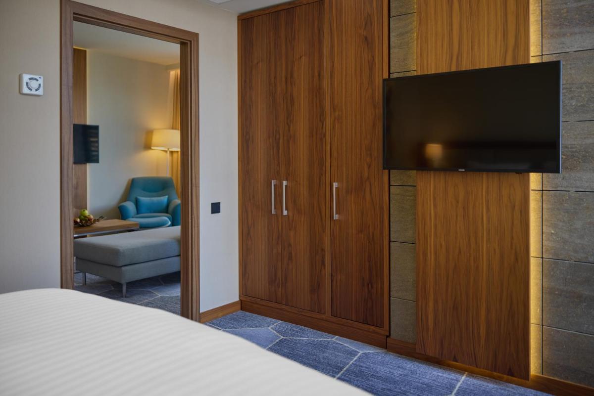 Crowne Plaza Maastricht, an IHG Hotel - Housity