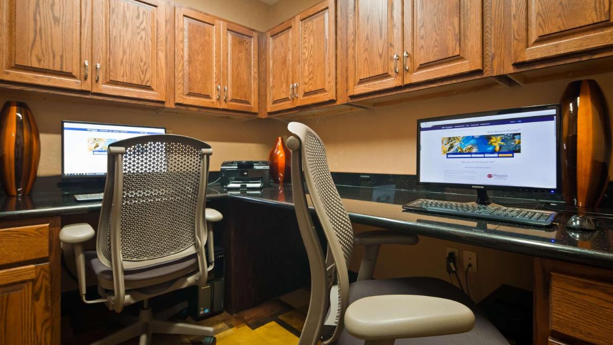 Best Western Plus KC Speedway Inn & Suites - Housity