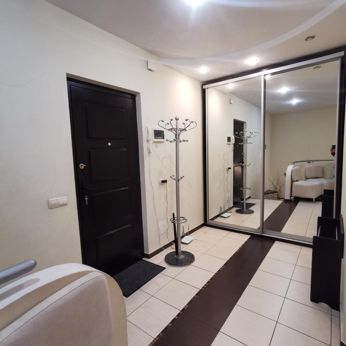 Big Apartment in Rivne center - Housity