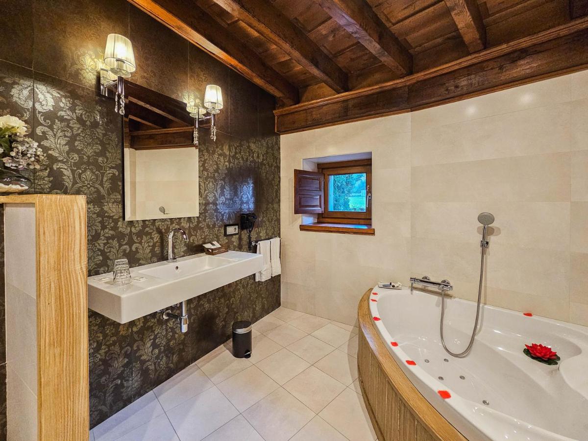 Un baño de Casona De La Pinta