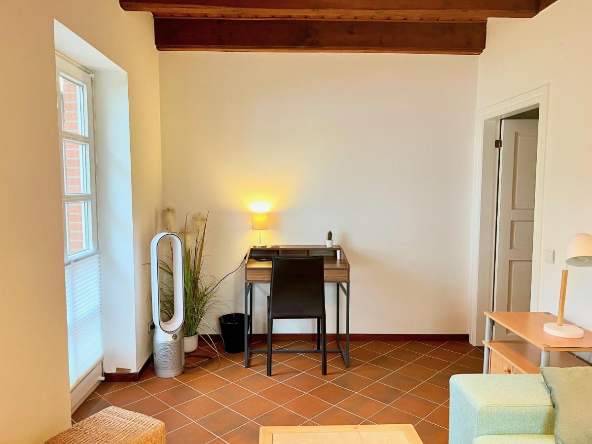 2 Zimmer Business Wohnung mit Terrasse - Housity