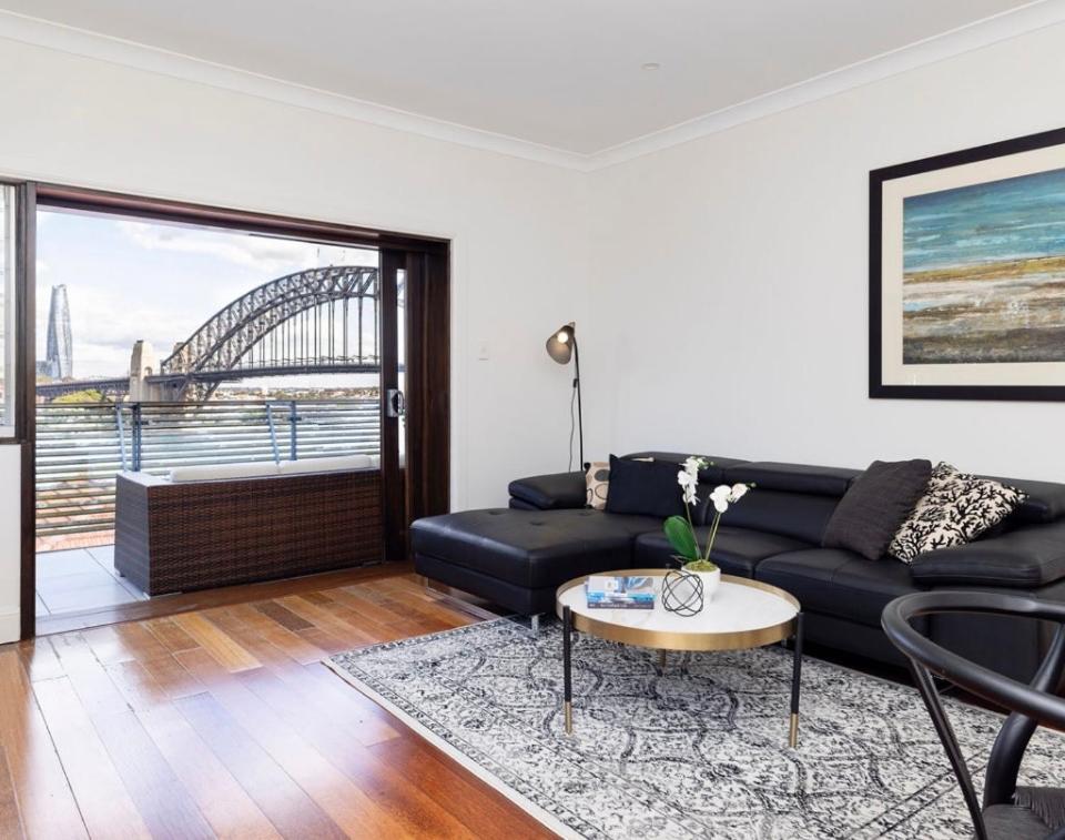 Breathtaking Syd Harbour penthouse - Housity